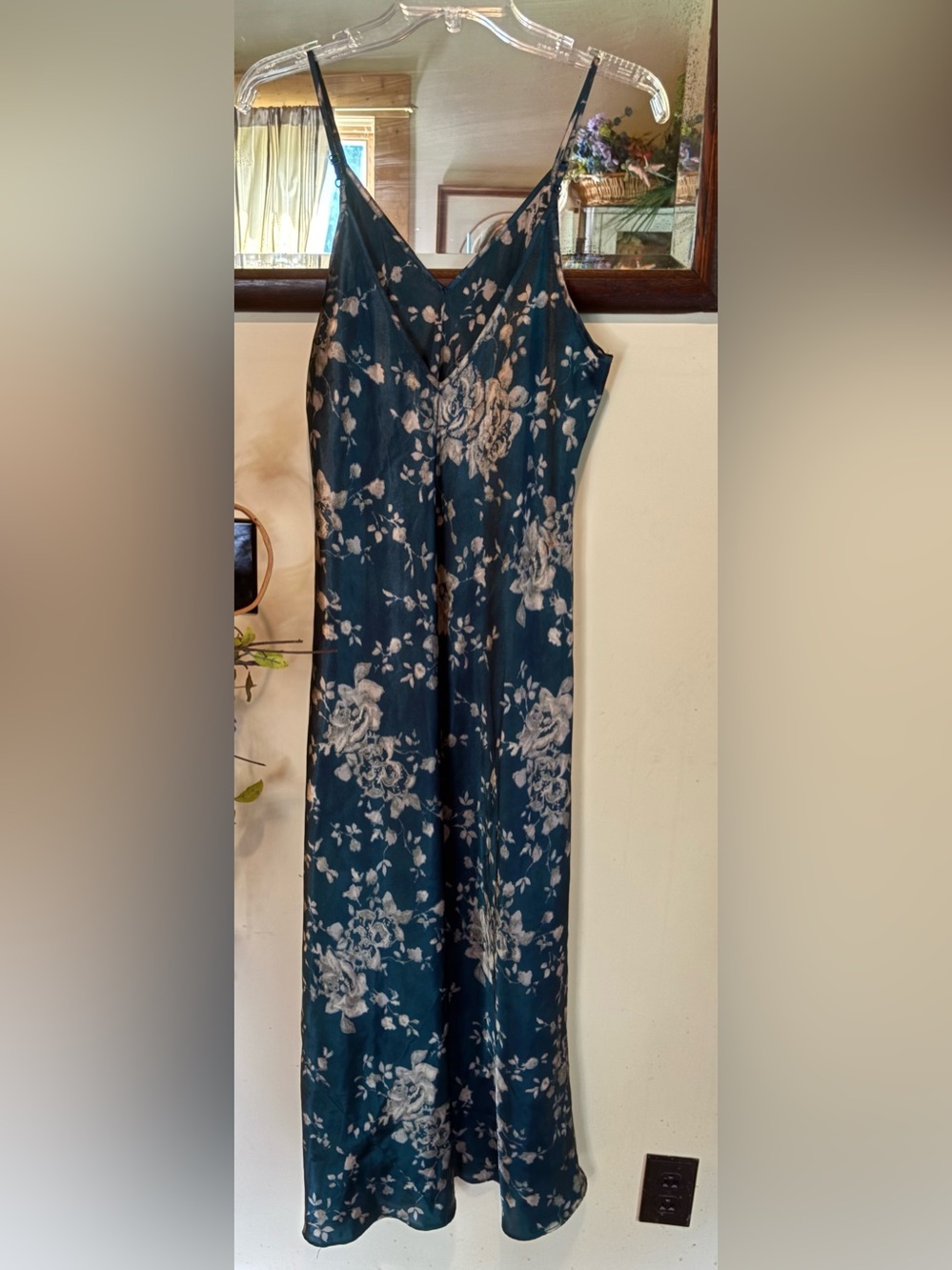 Cabernet Sleepwear Green Silky Satin Floral Print Maxi Slip Dress Sz M Flowy - Picture 2 of 11